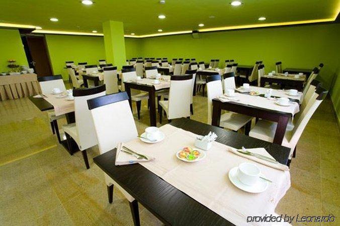 Royal Nayef Hotel Portonovo Restaurant billede